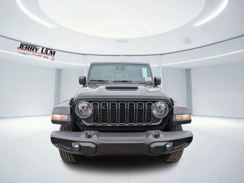 New 2025 Jeep Gladiator Sport image 7