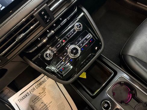 Used 2022 Lincoln Corsair AWD w/ Premium Package image 30