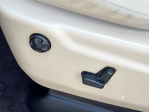 Used 2018 Jeep Grand Cherokee Laredo image 24