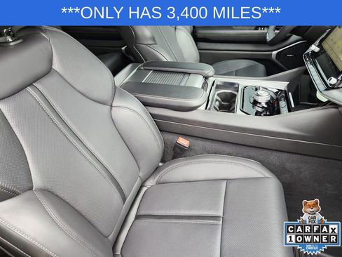 Used 2026 Jeep Grand Wagoneer Limited AWD/4WD image 14