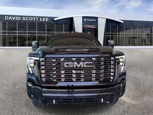 Used 2026 GMC Sierra 3500 Denali Ultimate AWD/4WD image 3