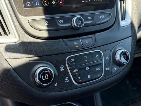 Used 2024 Chevrolet Malibu LT FWD image 24