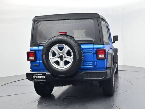 Used 2022 Jeep Wrangler Unlimited Sport AWD/4WD image 7