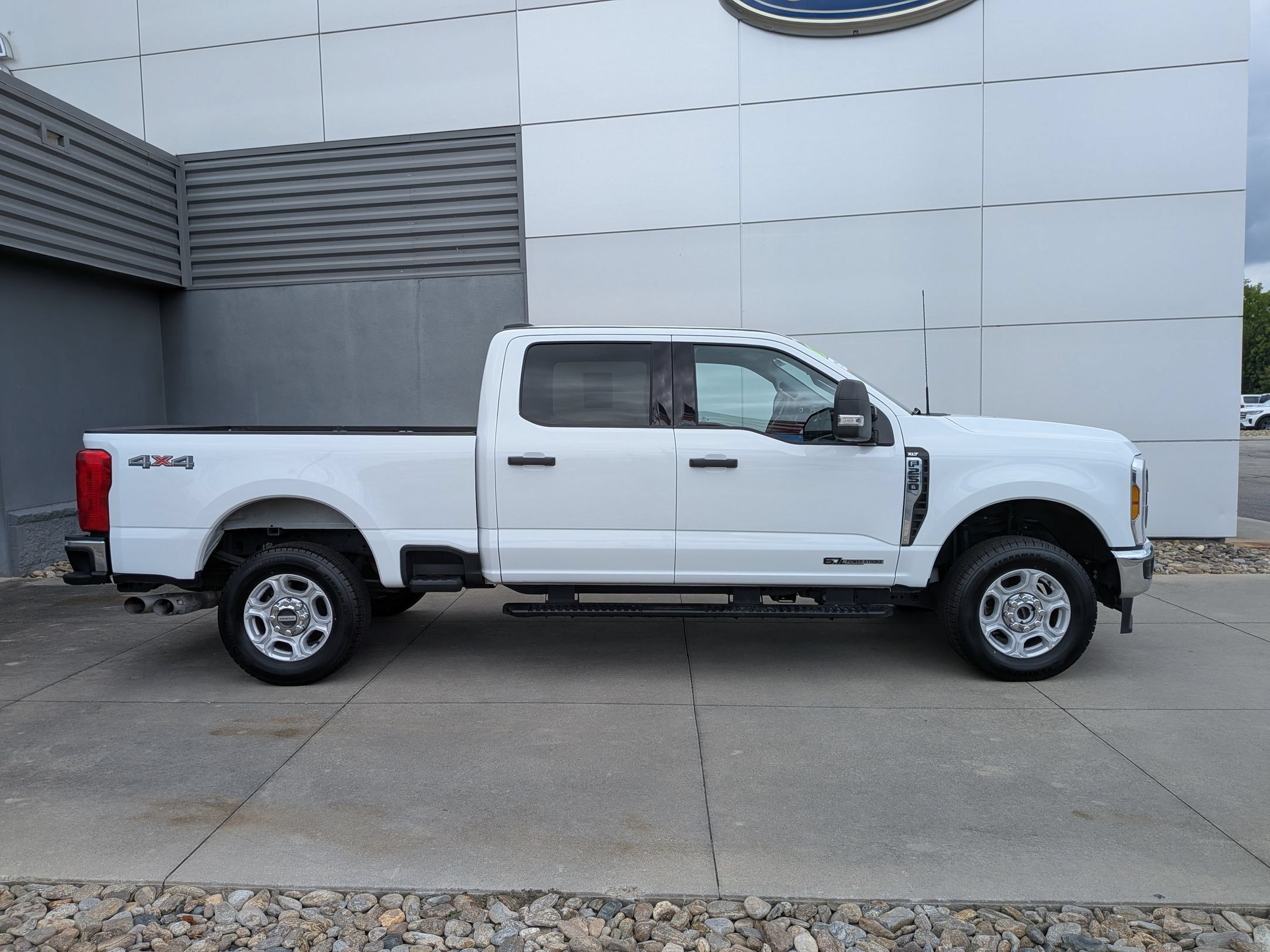 Certified 2026 Ford F250 XLT AWD/4WD image 3
