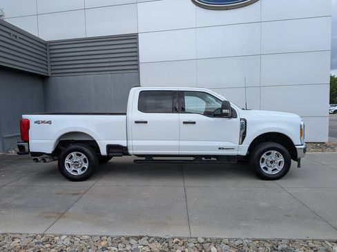 Used 2026 Ford F250 XLT AWD/4WD image 3