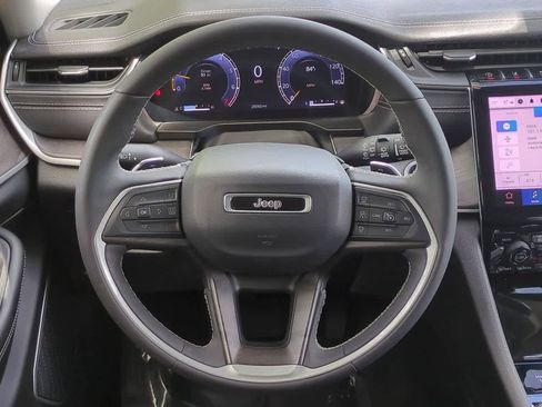 Certified 2023 Jeep Grand Cherokee Limited w/ Luxury Tech Group II AWD/4WD image 23