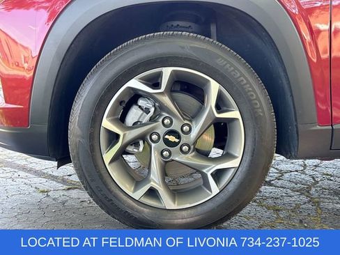 Used 2024 Chevrolet Trax LT FWD image 30