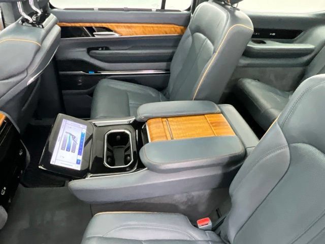 Used 2022 Jeep Grand Wagoneer Series II w/ Convenience Group III AWD/4WD image 21