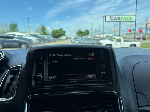 Used 2017 Dodge Grand Caravan SXT FWD image 40