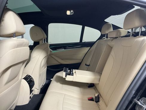 Used 2021 BMW 540i w/ Convenience Package image 28