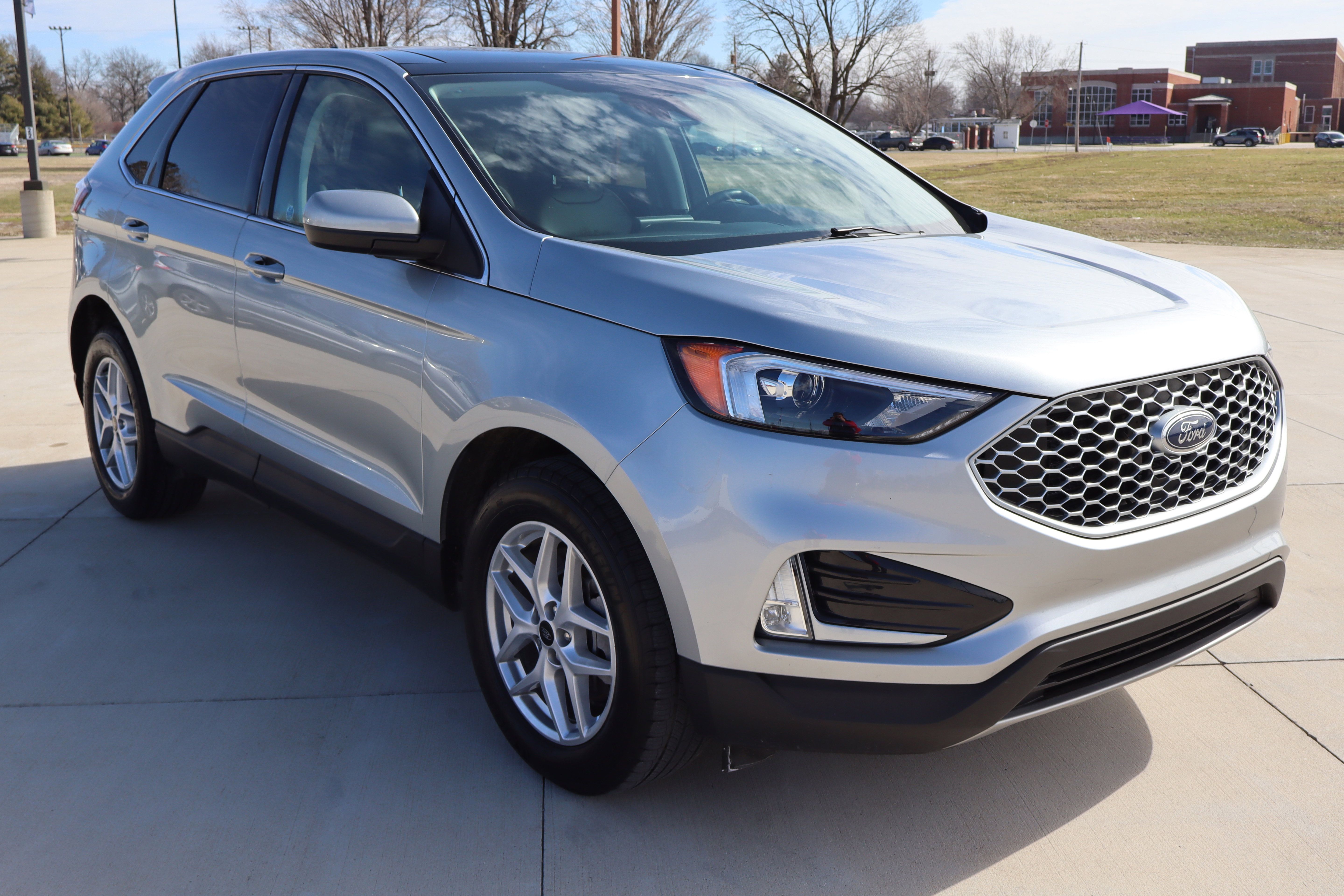 Used 2024 Ford Edge SEL w/ Convenience Package AWD/4WD image 4