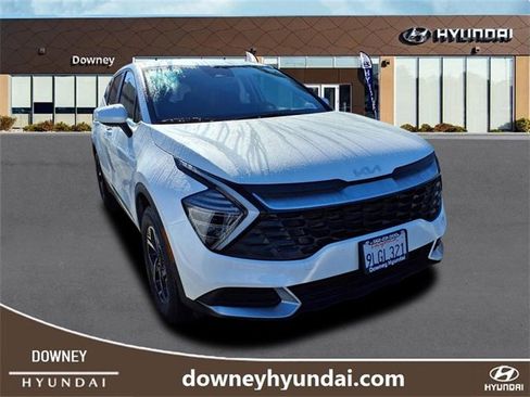 Used 2024 Kia Sportage LX image 3