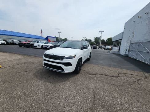 Used 2022 Jeep Compass High Altitude AWD/4WD image 3