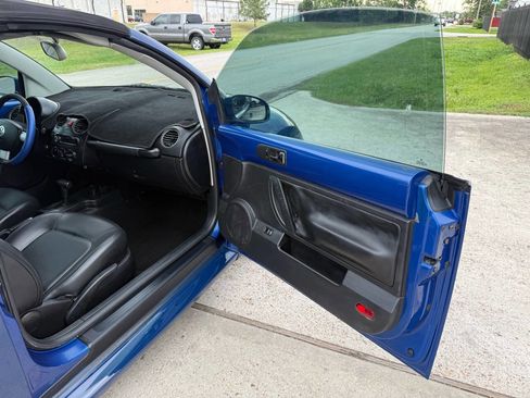 Used 2008 Volkswagen Beetle S image 17