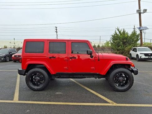 Used 2015 Jeep Wrangler Unlimited Sahara w/ Quick Order Package 24X AWD/4WD image 7