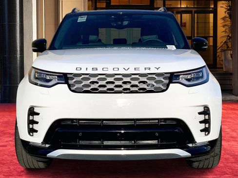 New 2026 Land Rover Discovery Limited Edition image 2