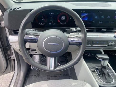 Used 2025 Hyundai Kona SEL FWD image 18
