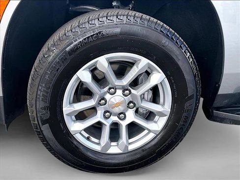 Used 2025 Chevrolet Tahoe LS RWD image 10