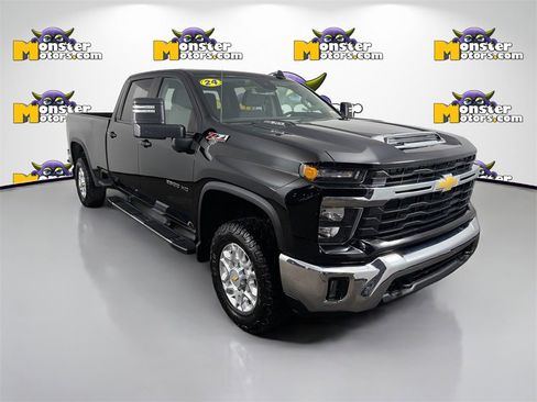 Used 2024 Chevrolet Silverado 2500 LT w/ All Star Edition image 3