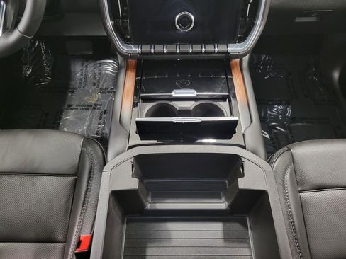 Certified 2025 GMC Yukon XL Denali image 17