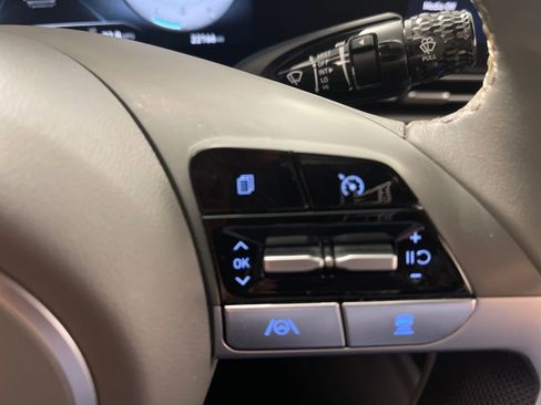 Used 2023 Hyundai Elantra SEL w/ Convenience Package image 30