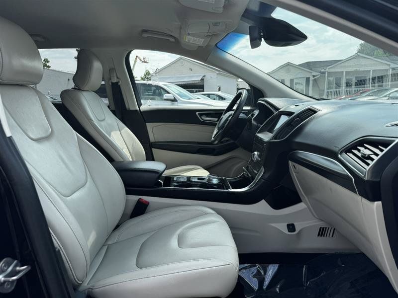 Used 2019 Ford Edge Titanium FWD image 21