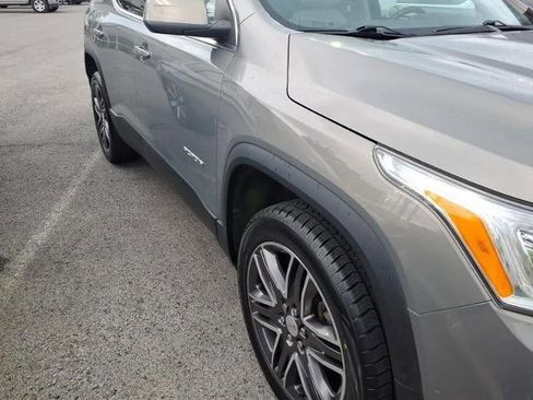 Used 2019 GMC Acadia SLT FWD image 18