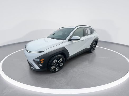 Used 2025 Hyundai Kona SEL image 4