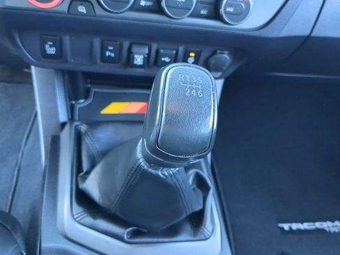 Used 2020 Toyota Tacoma TRD Off-Road w/ TRD Premium Off Road Package image 9