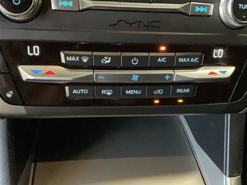 Used 2020 Ford Explorer XLT w/ Equipment Group 202A AWD/4WD image 28
