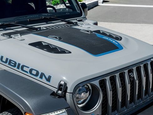 Used 2023 Jeep Wrangler Unlimited Rubicon 4xe w/ Cold Weather Group AWD/4WD image 10