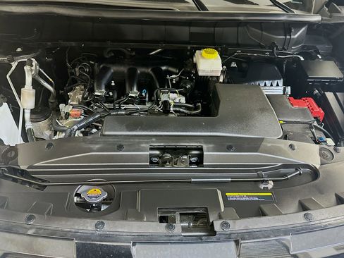 Used 2023 Nissan Pathfinder SV AWD/4WD image 34