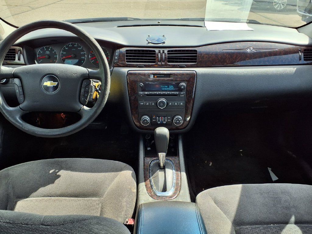 Used 2016 Chevrolet Impala LT w/ LT Sunroof Package FWD image 8
