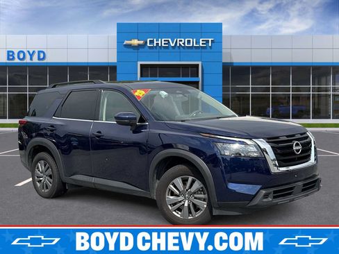 Used 2025 Nissan Pathfinder SV FWD image 1