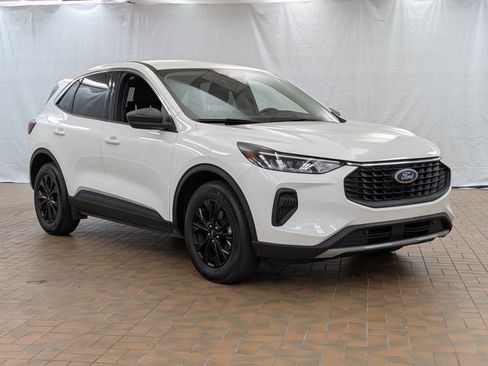 Certified 2023 Ford Escape Active w/ Cold Weather Package FWD image 1