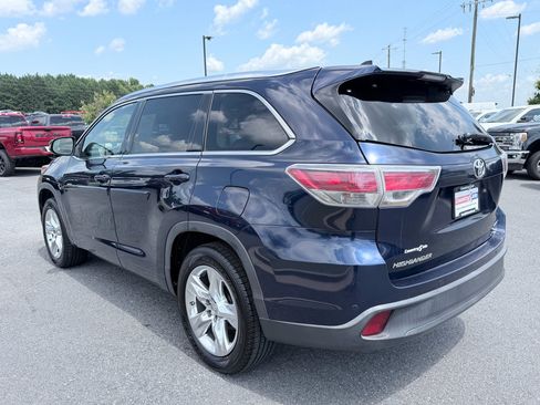 Used 2015 Toyota Highlander Limited w/ Driver Technology Package FWD image 7