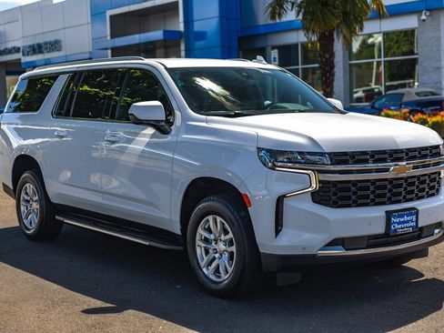 Used 2022 Chevrolet Suburban LS AWD/4WD image 6