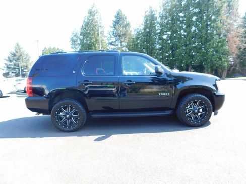 Used 2014 Chevrolet Tahoe LT image 17