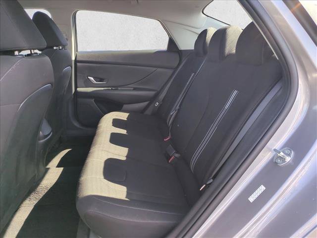 Used 2022 Hyundai Elantra SEL FWD image 17