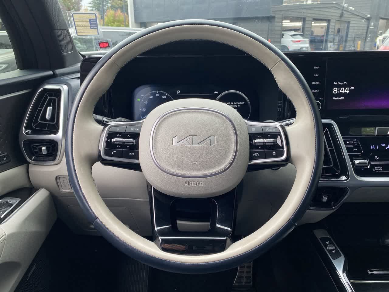 Used 2023 Kia Sorento SX Prestige AWD/4WD image 18