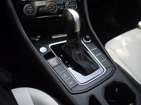 Used 2020 Volkswagen Jetta R-Line FWD image 12
