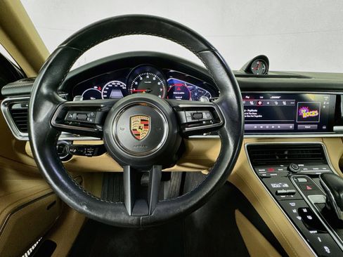 Used 2023 Porsche Panamera 4 Platinum Edition w/ Assistance Package AWD/4WD image 10