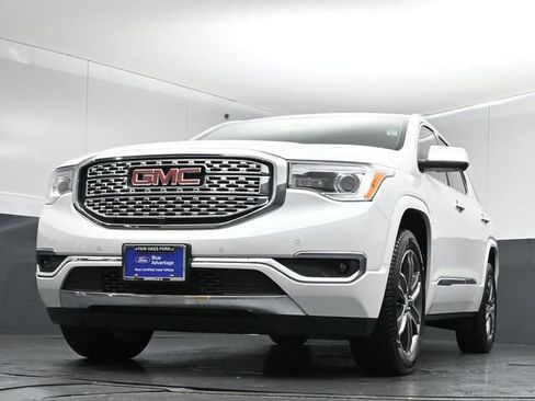 Used 2019 GMC Acadia Denali w/ Technology Package FWD image 40