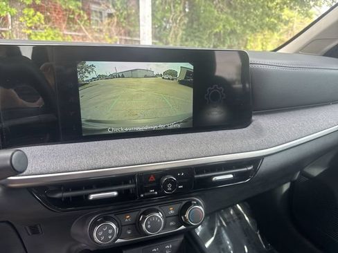 Used 2025 Nissan Kicks SV w/ Charging Package AWD/4WD image 21