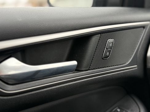 Used 2022 Ford Edge SEL image 17