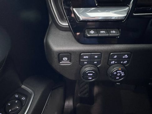 Certified 2025 Chevrolet Silverado 2500 High Country w/ Technology Package AWD/4WD image 26