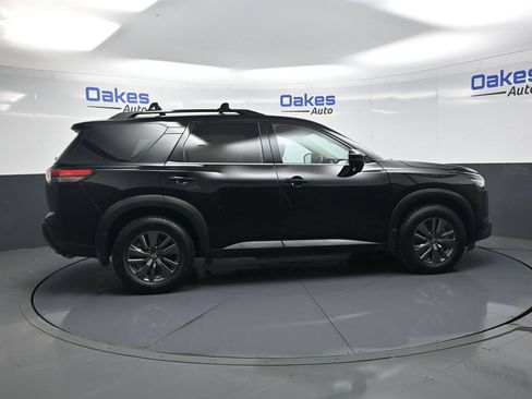 Used 2022 Nissan Pathfinder SV w/ SV Black Package FWD image 8