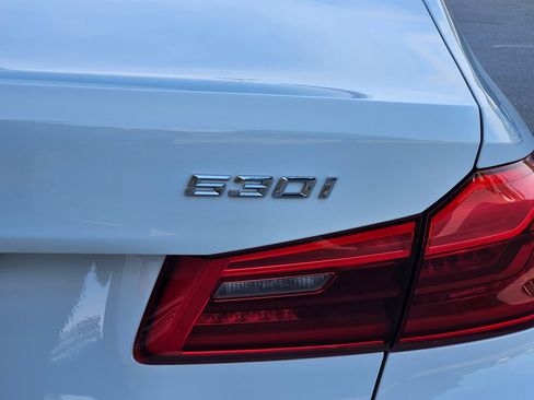 Used 2018 BMW 530i w/ Premium Package RWD image 31