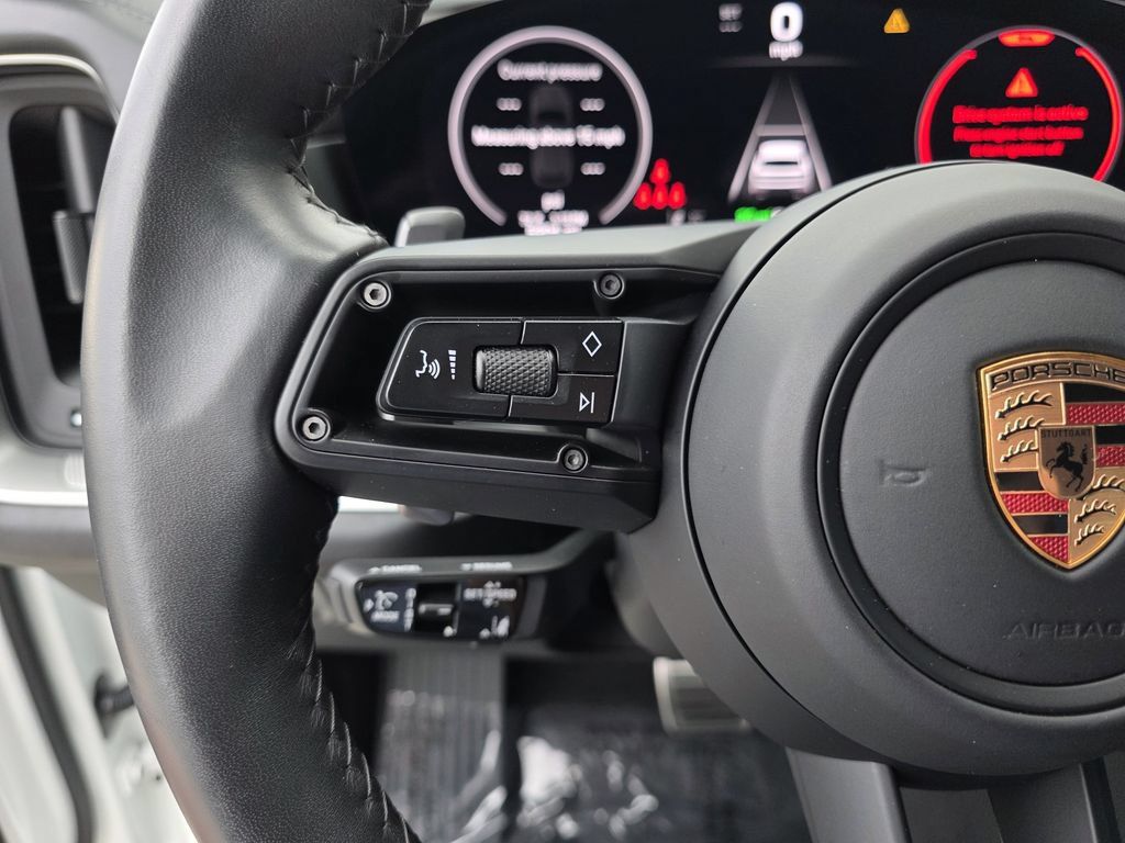 Certified 2025 Porsche Cayenne E-Hybrid AWD/4WD image 25
