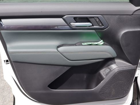 New 2026 GMC Terrain AT4 AWD/4WD image 9